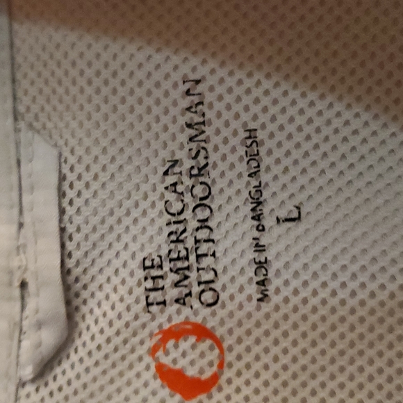 Men's vented fishing shirt. Size large. - Picture 2 of 3